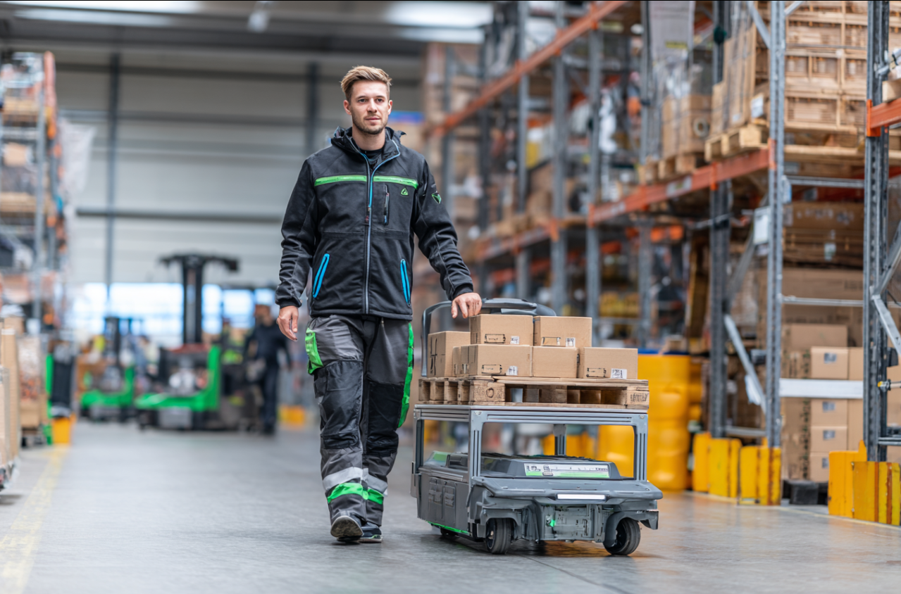 EF4AAF6BF3685E4826624B13B9B7C901